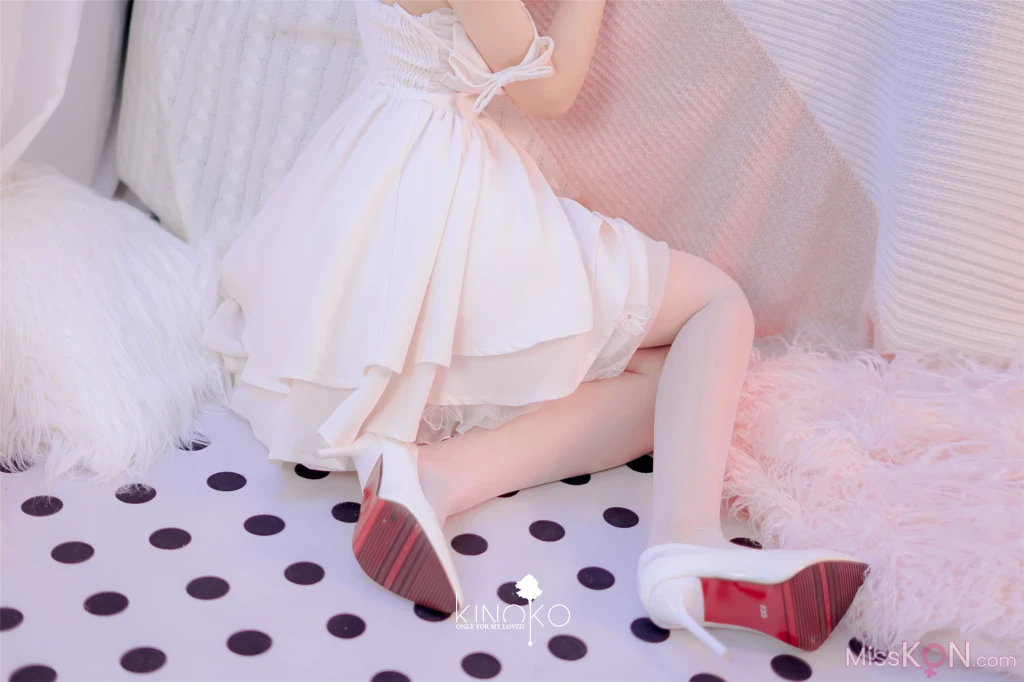 Coser@铃木美咲 (Misaki Suzuki)_ 520白丝情人节