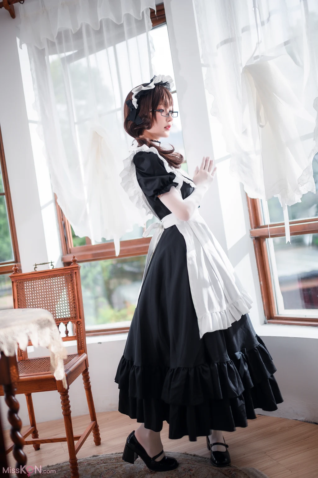 Coser@阿包也是兔娘_ 传统长裙女仆