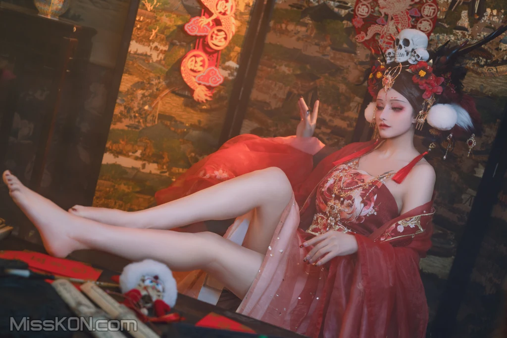 Coser@鹿八岁_ 闯进我家的凶凶年兽