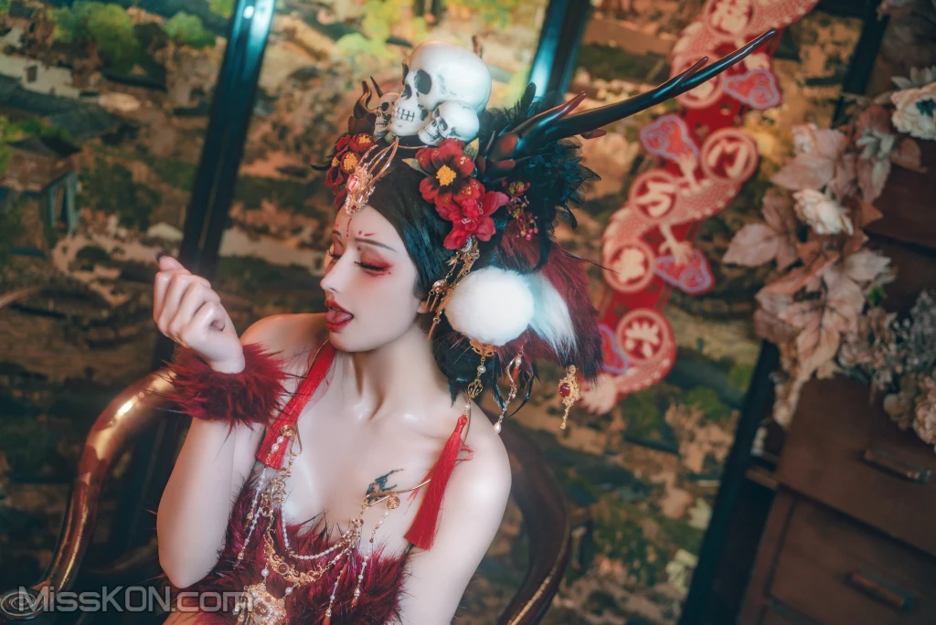 Coser@鹿八岁_ 闯进我家的凶凶年兽