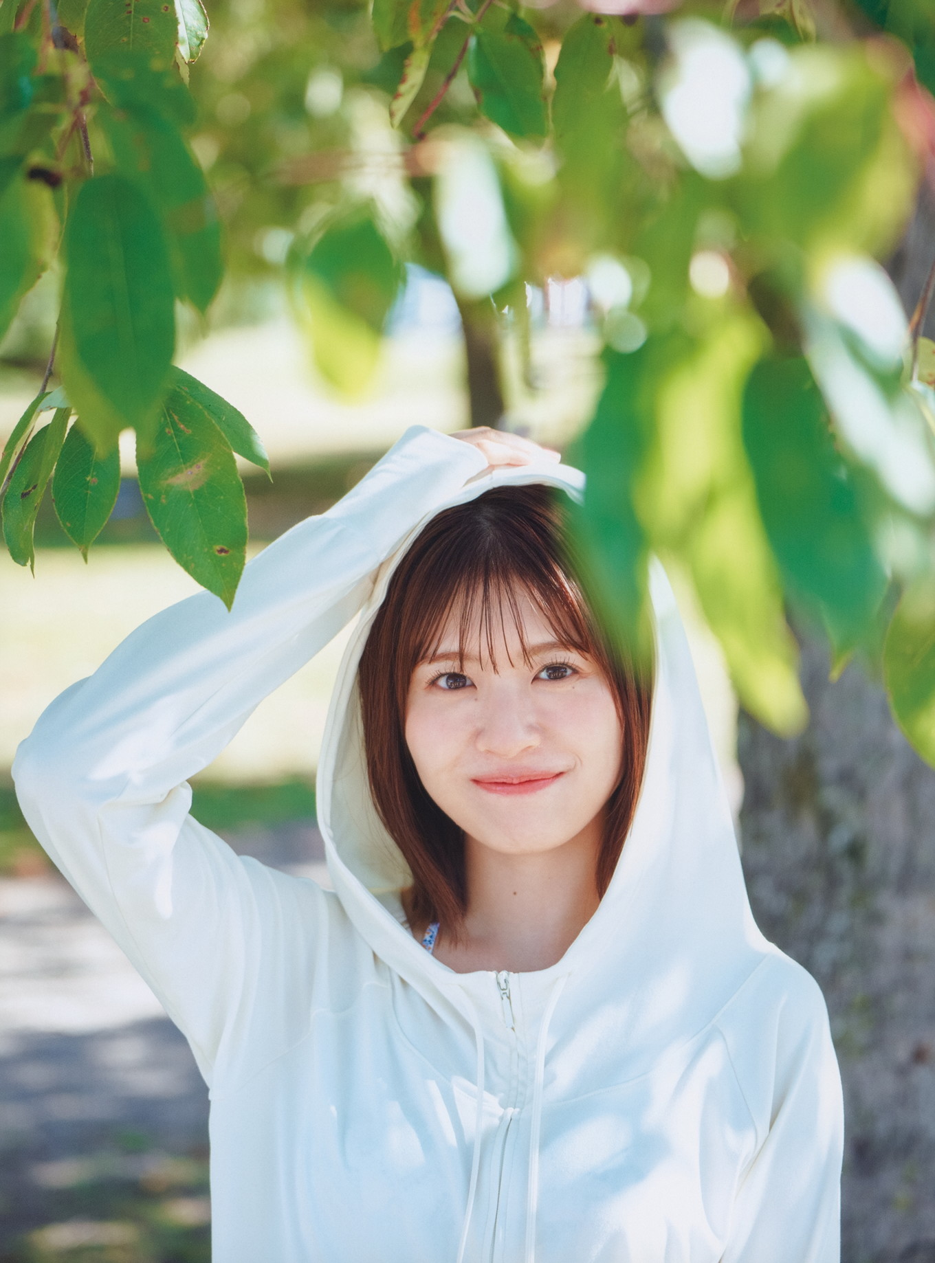 Konoka Matsuda 松田好花, 1st写真集 Photobook 「振り向いて」 Set.03