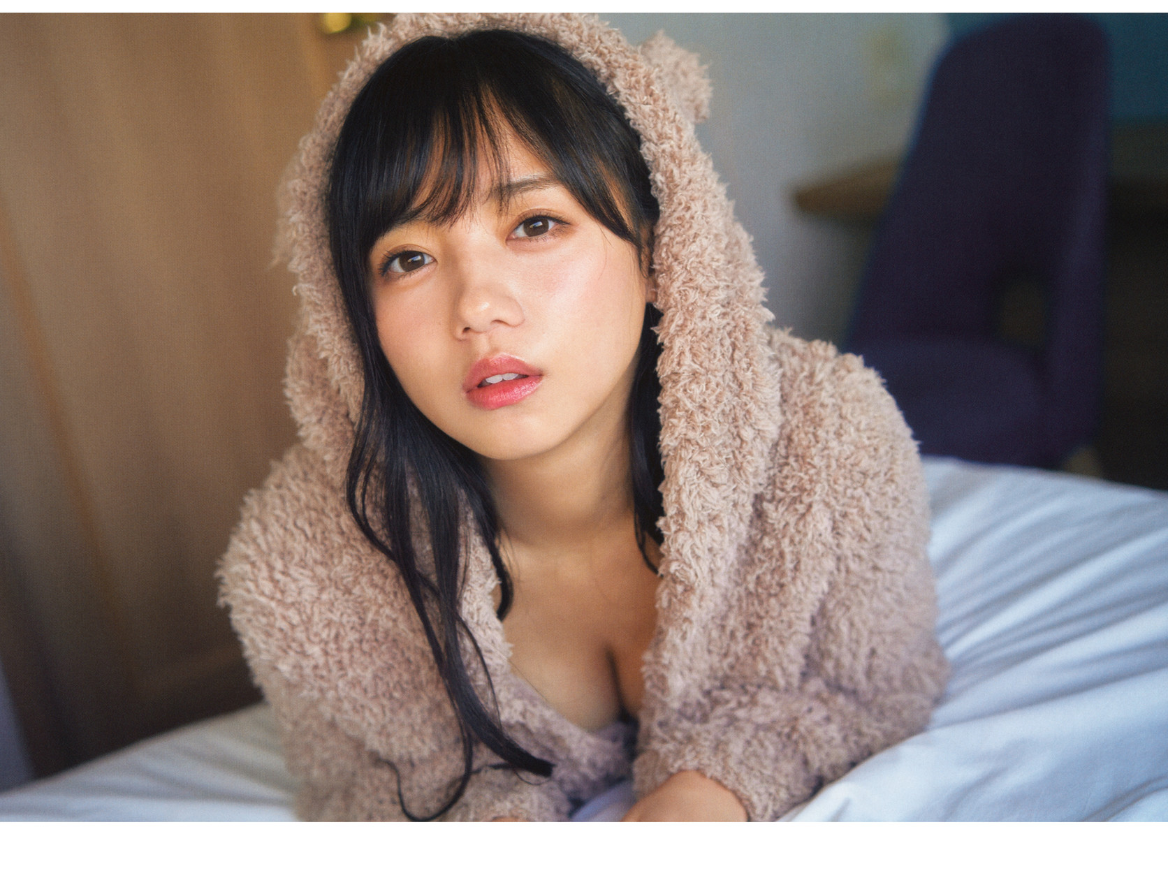 Kyoko Saito 齊藤京子, 1st 写真集 『とっておきの恋人』 Set.02