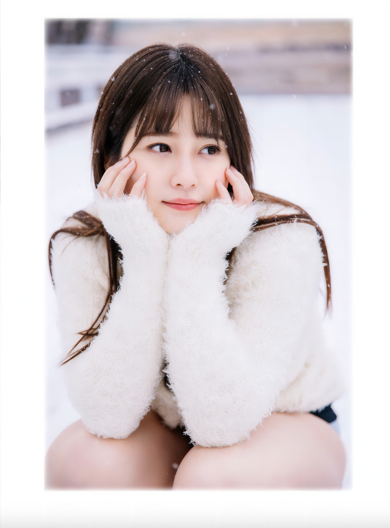 Maina Yuuri 優梨まいな, 写真集 Alarm 「MAINA」 Set.01