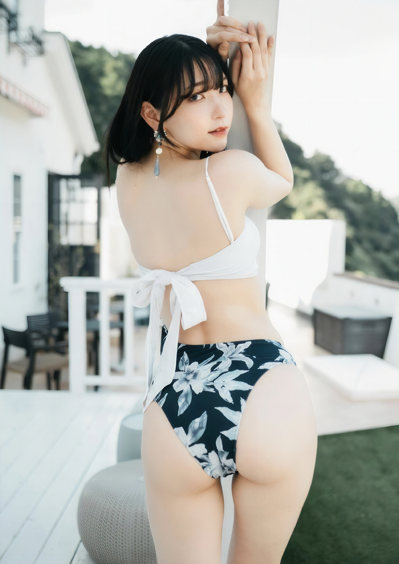 Marina Amatsu あまつまりな, 完全限定写真集 ‘The Queen’ Set.01