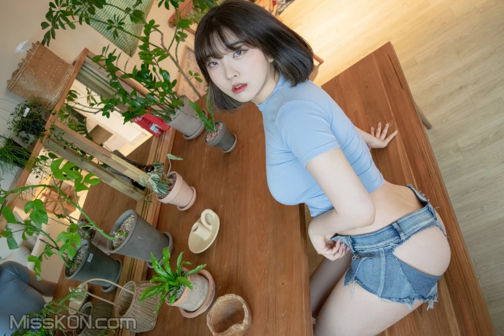 Song Hana (송하나)_ Home Body & Ripped Jeans