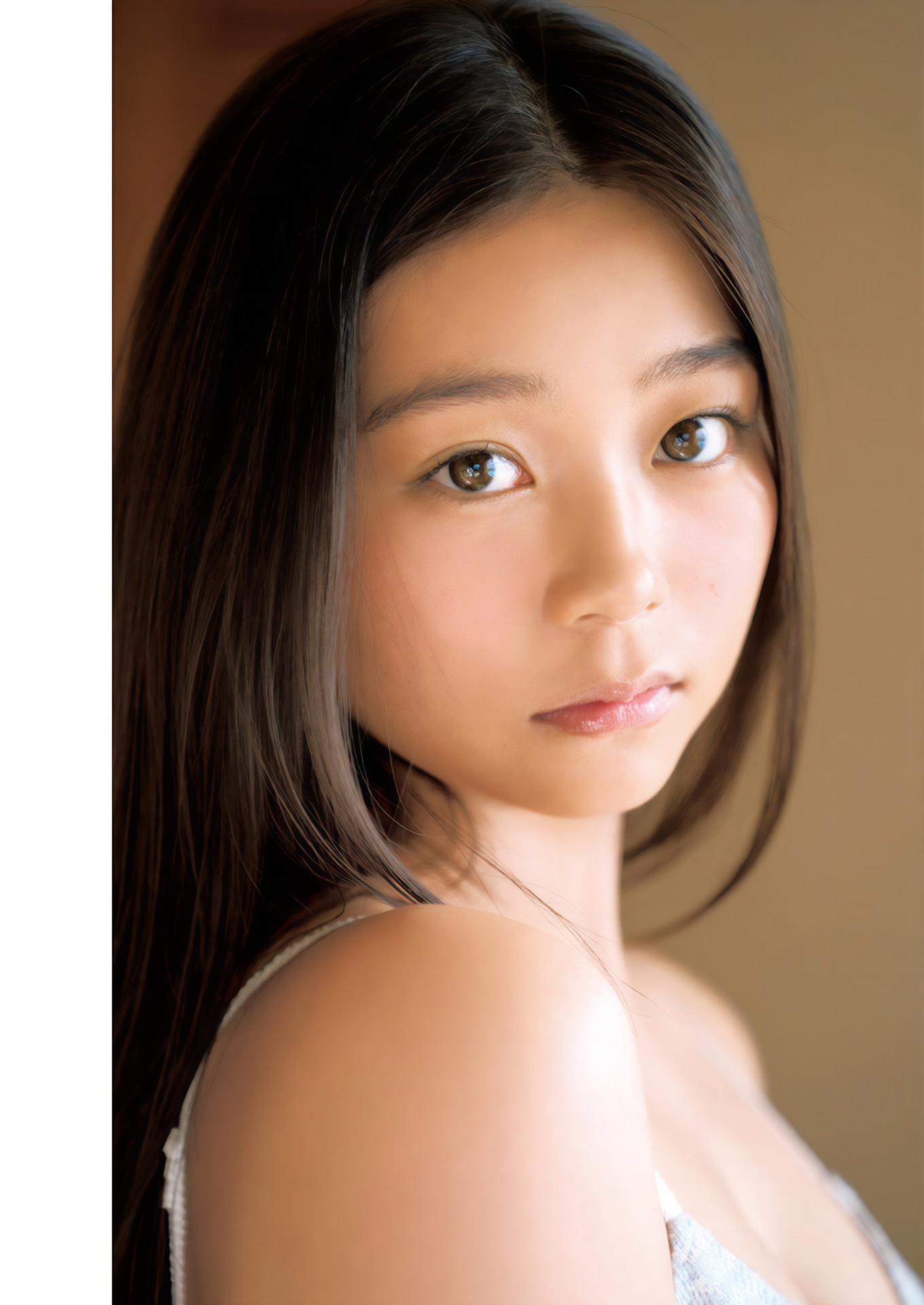 Ai Inamitsu 稲光亜依, Young Jump 2025 No.01 (ヤングジャンプ 2025年1号)