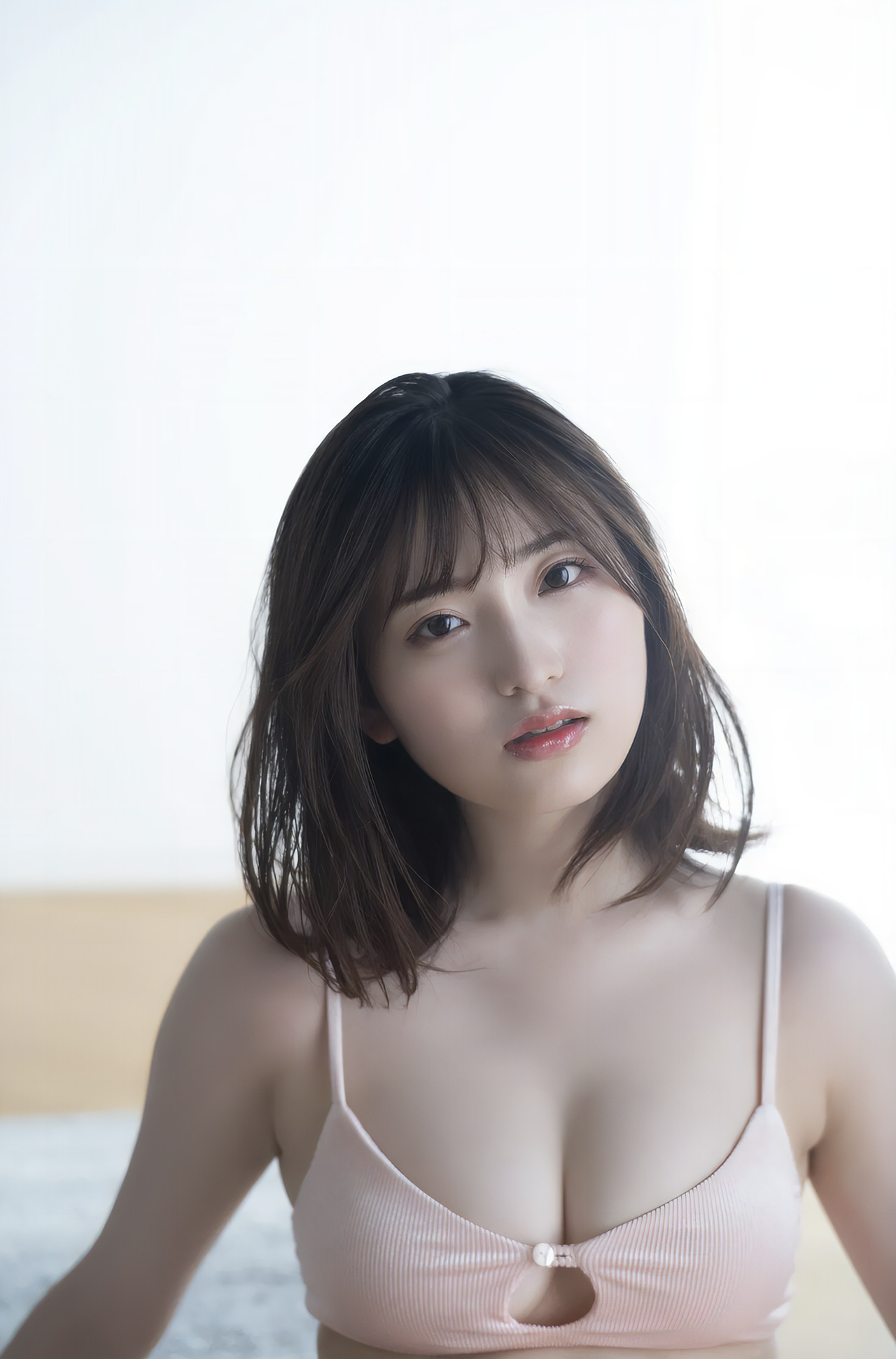 Airi Saito 斎藤愛莉, FRIDAYデジタル写真集 『見つめて、触れて Vol.1』 Set.02