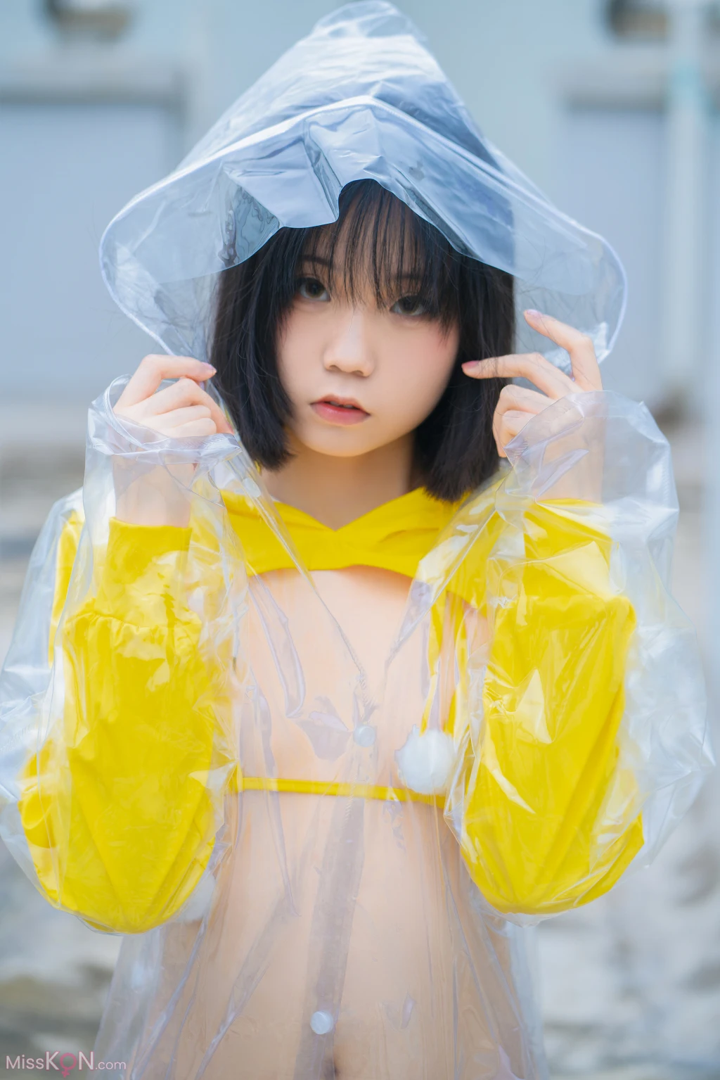 Coser@一只小栗奈_ 天台小雨衣
