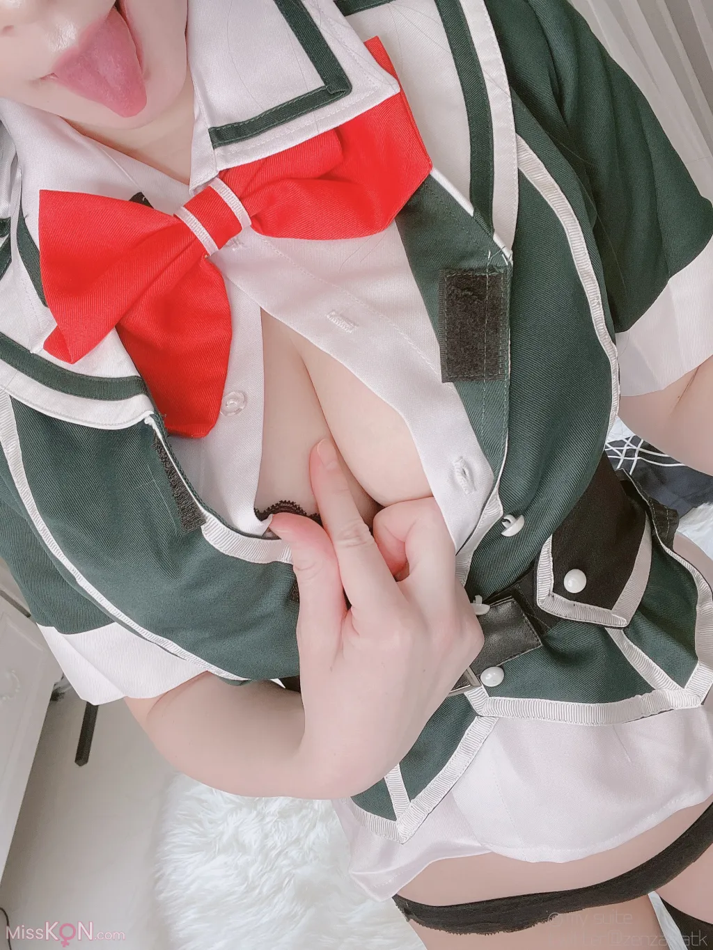 Coser@Atsuki (あつき)_ Behind-the-scenes Girl Chikuma-san 裏垢女子 筑摩さん