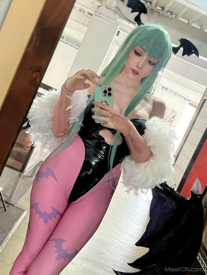 Coser@Reku Momoiro (桃色れく)_ MORRIGAN AENSLAND