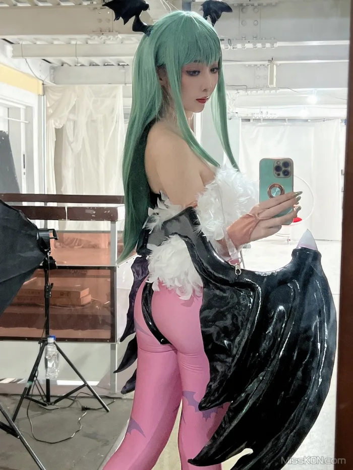 Coser@Reku Momoiro (桃色れく)_ MORRIGAN AENSLAND