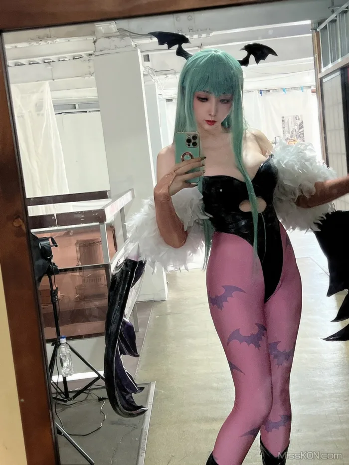 Coser@Reku Momoiro (桃色れく)_ MORRIGAN AENSLAND