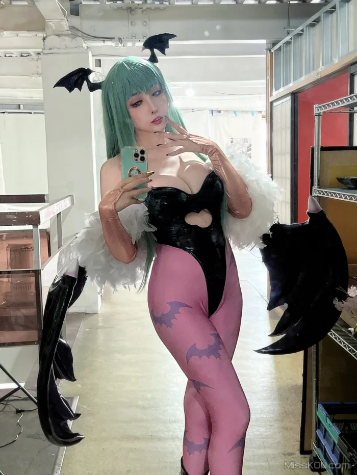 Coser@Reku Momoiro (桃色れく)_ MORRIGAN AENSLAND