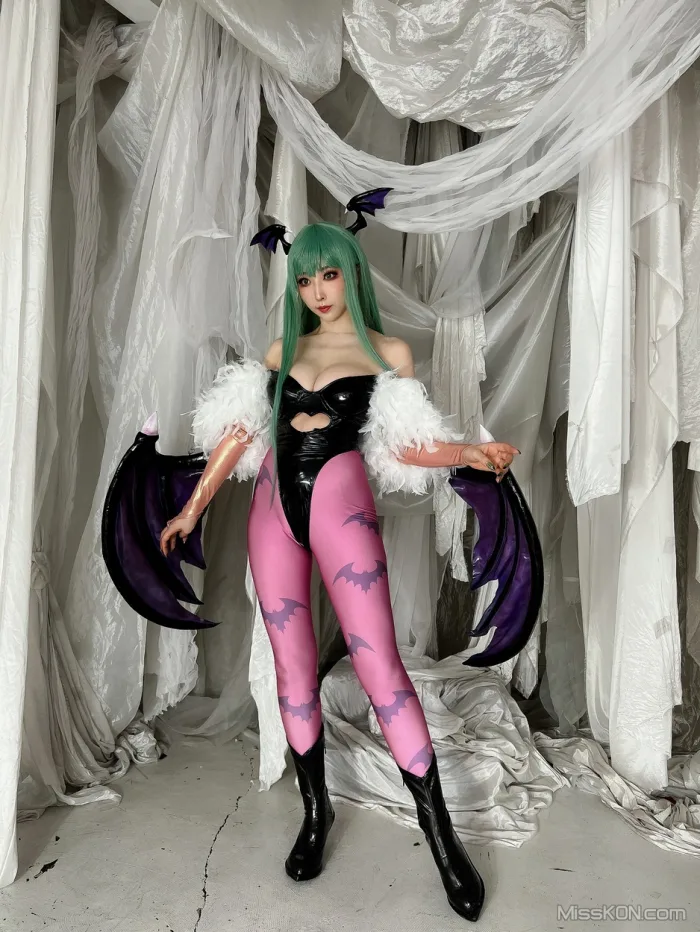 Coser@Reku Momoiro (桃色れく)_ MORRIGAN AENSLAND