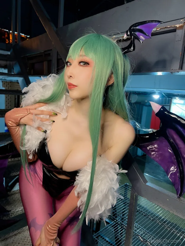 Coser@Reku Momoiro (桃色れく)_ MORRIGAN AENSLAND