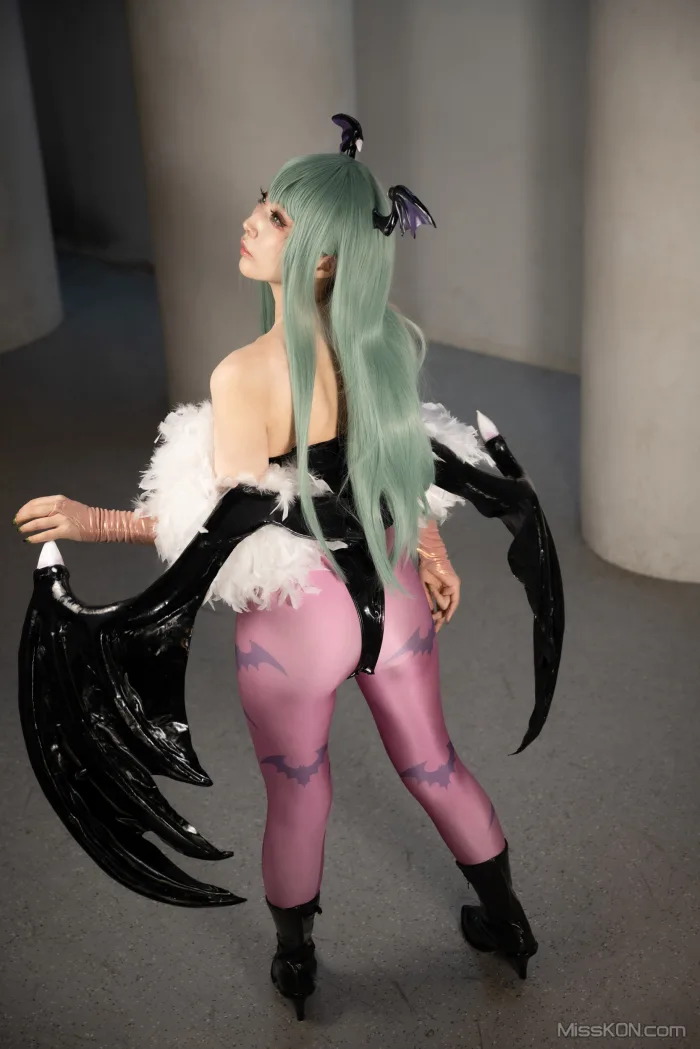 Coser@Reku Momoiro (桃色れく)_ MORRIGAN AENSLAND