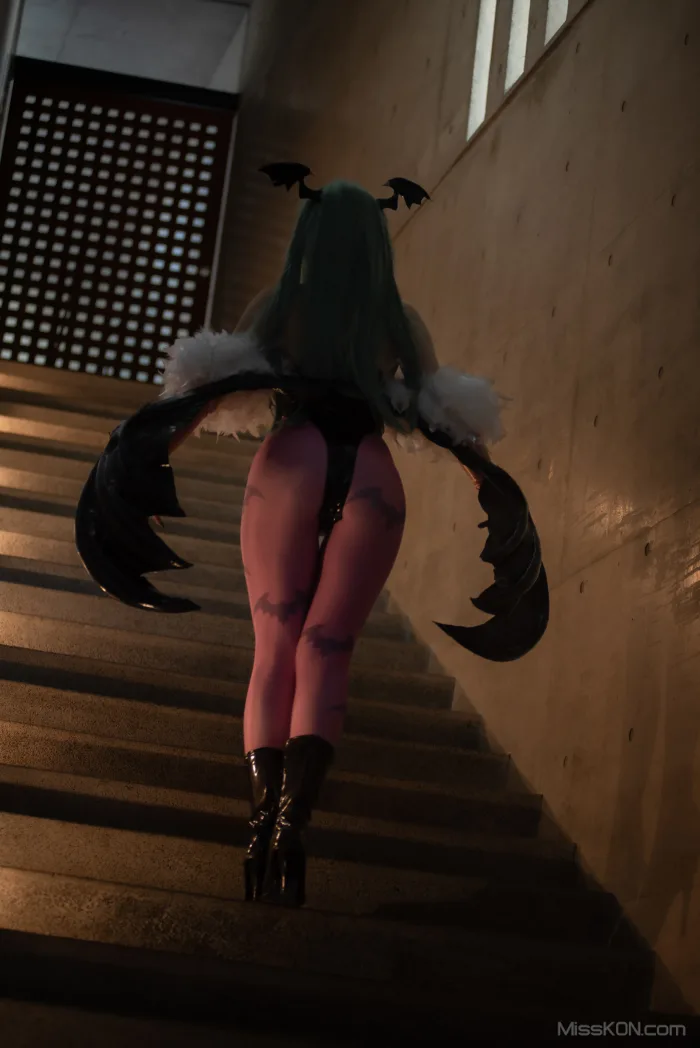 Coser@Reku Momoiro (桃色れく)_ MORRIGAN AENSLAND