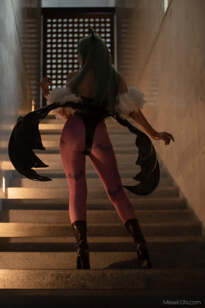 Coser@Reku Momoiro (桃色れく)_ MORRIGAN AENSLAND