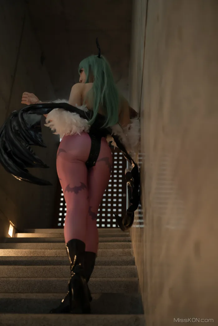 Coser@Reku Momoiro (桃色れく)_ MORRIGAN AENSLAND