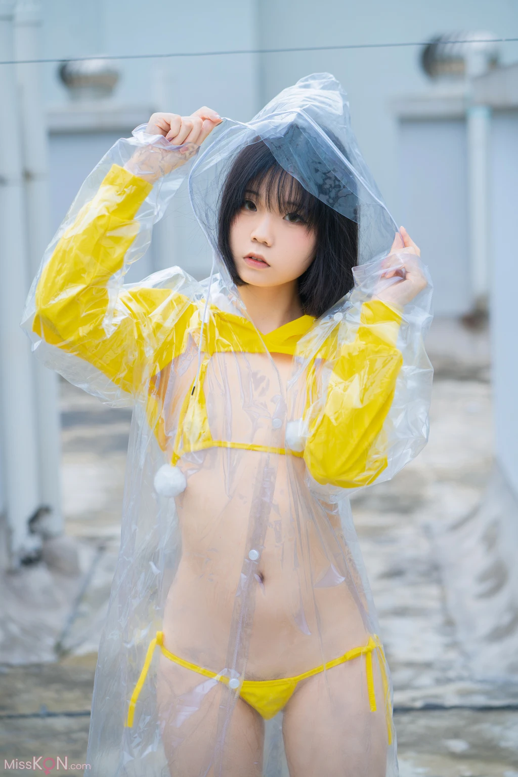 Coser@一只小栗奈_ 天台小雨衣