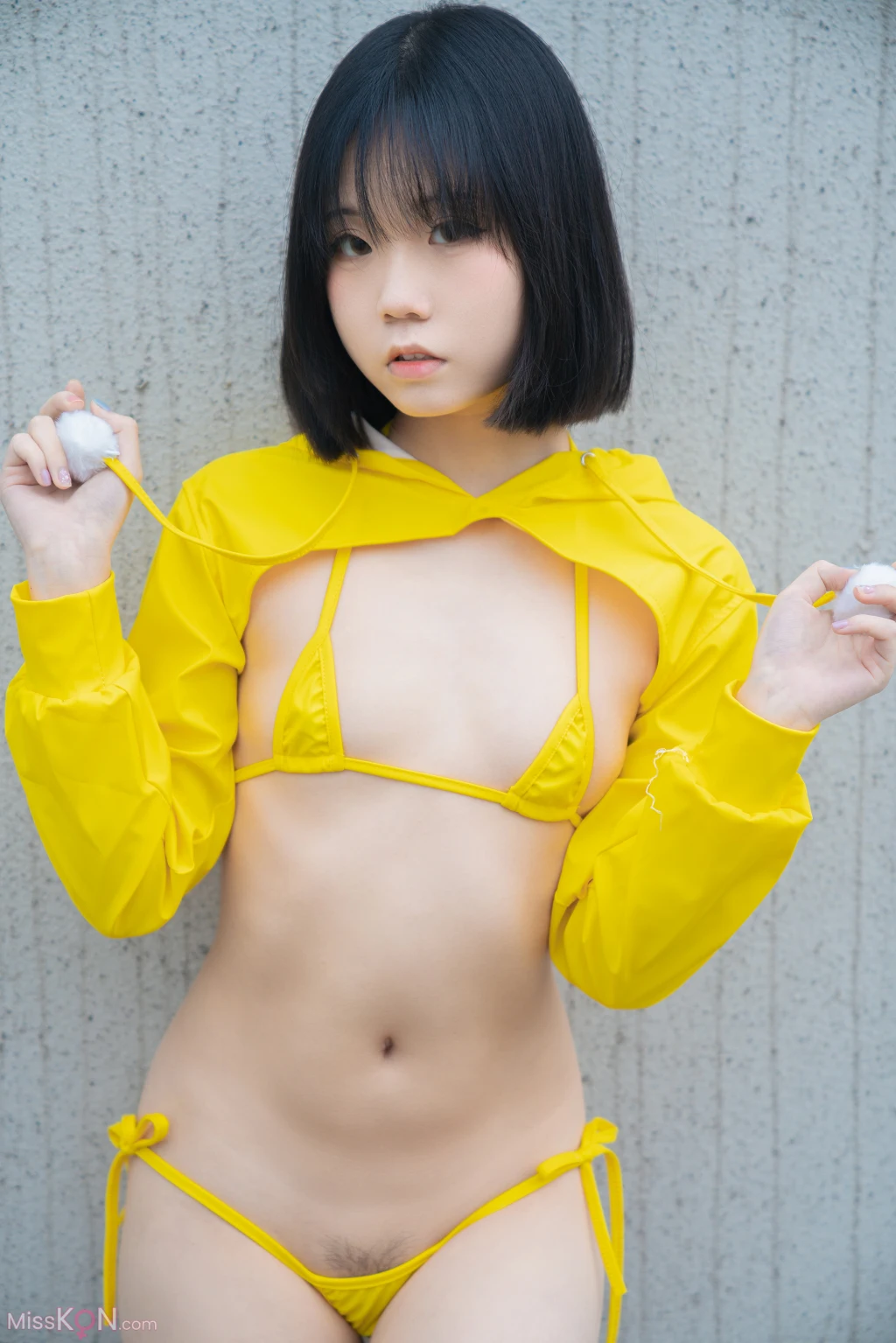 Coser@一只小栗奈_ 天台小雨衣