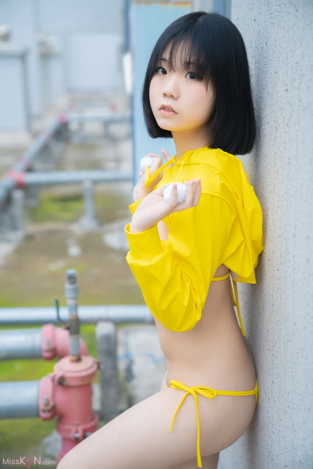 Coser@一只小栗奈_ 天台小雨衣