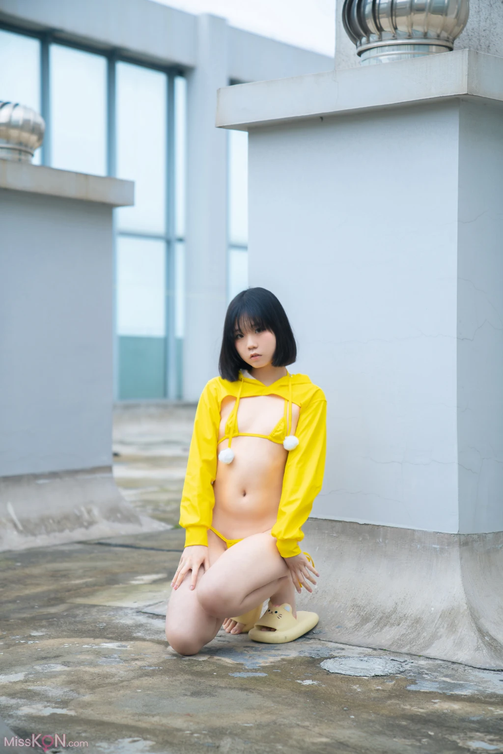 Coser@一只小栗奈_ 天台小雨衣