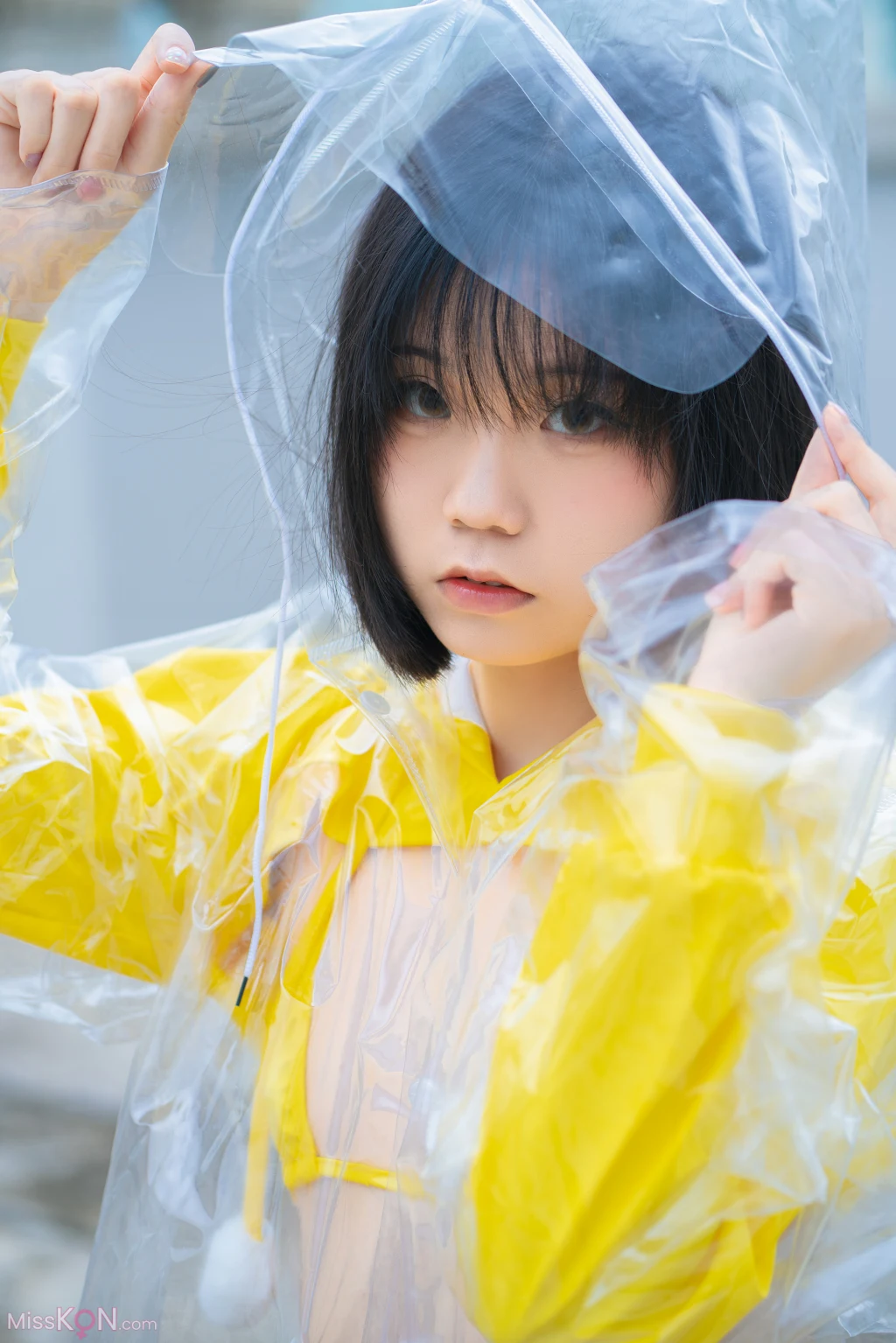 Coser@一只小栗奈_ 天台小雨衣