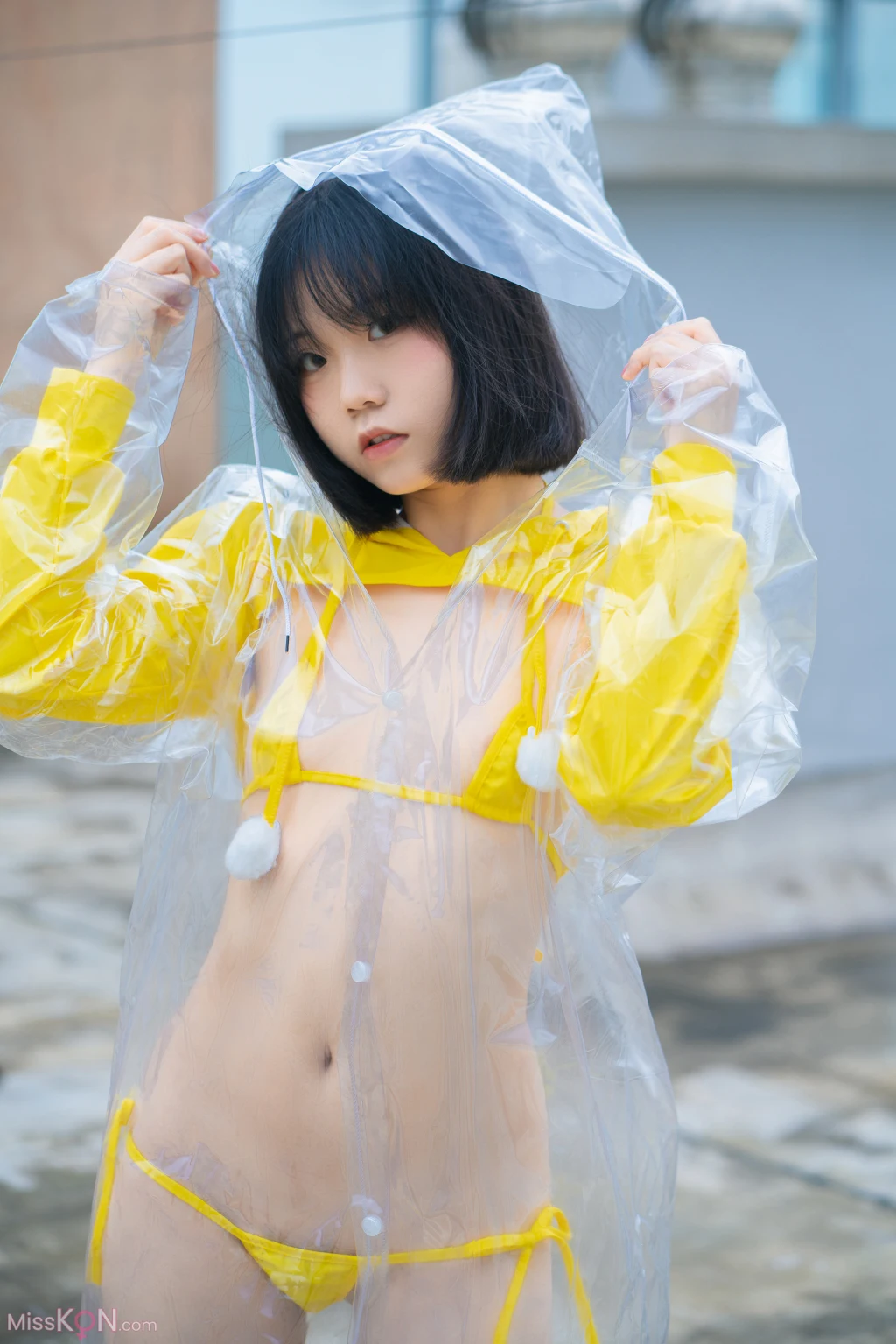 Coser@一只小栗奈_ 天台小雨衣