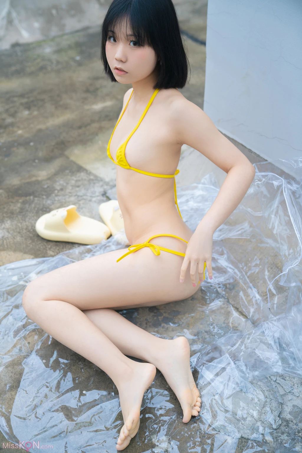 Coser@一只小栗奈_ 天台小雨衣