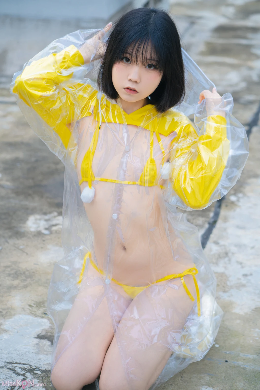 Coser@一只小栗奈_ 天台小雨衣