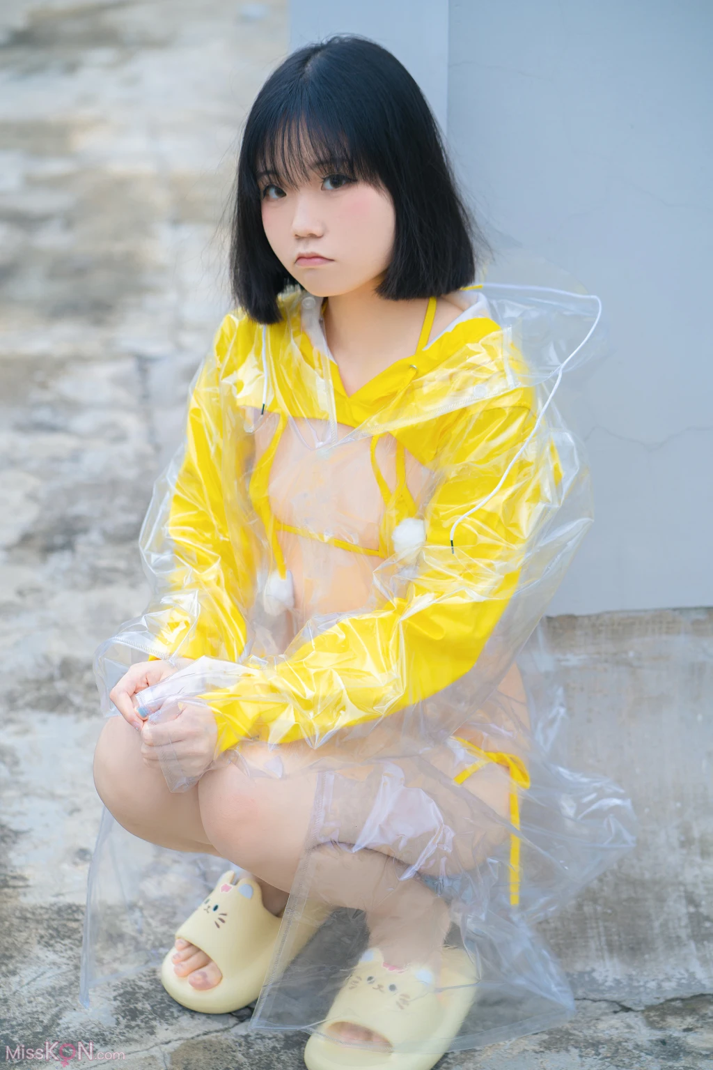 Coser@一只小栗奈_ 天台小雨衣