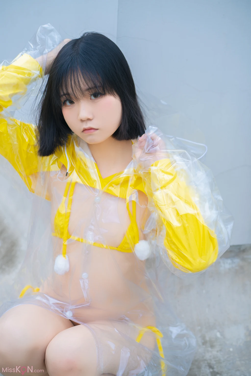 Coser@一只小栗奈_ 天台小雨衣