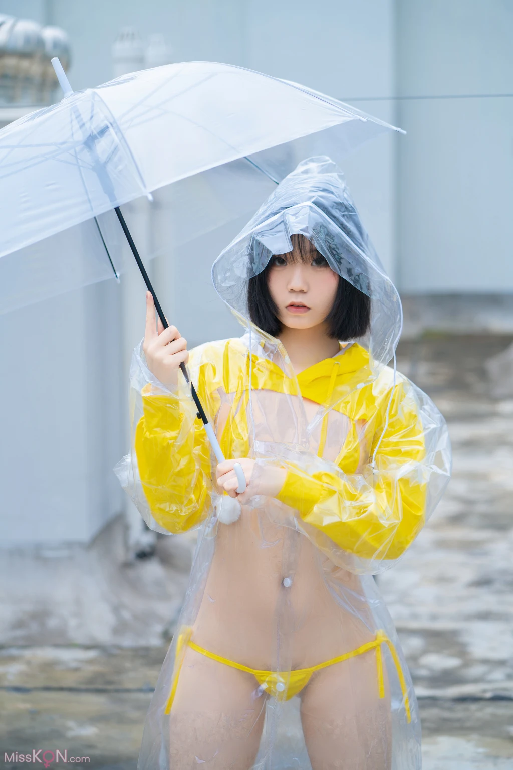 Coser@一只小栗奈_ 天台小雨衣