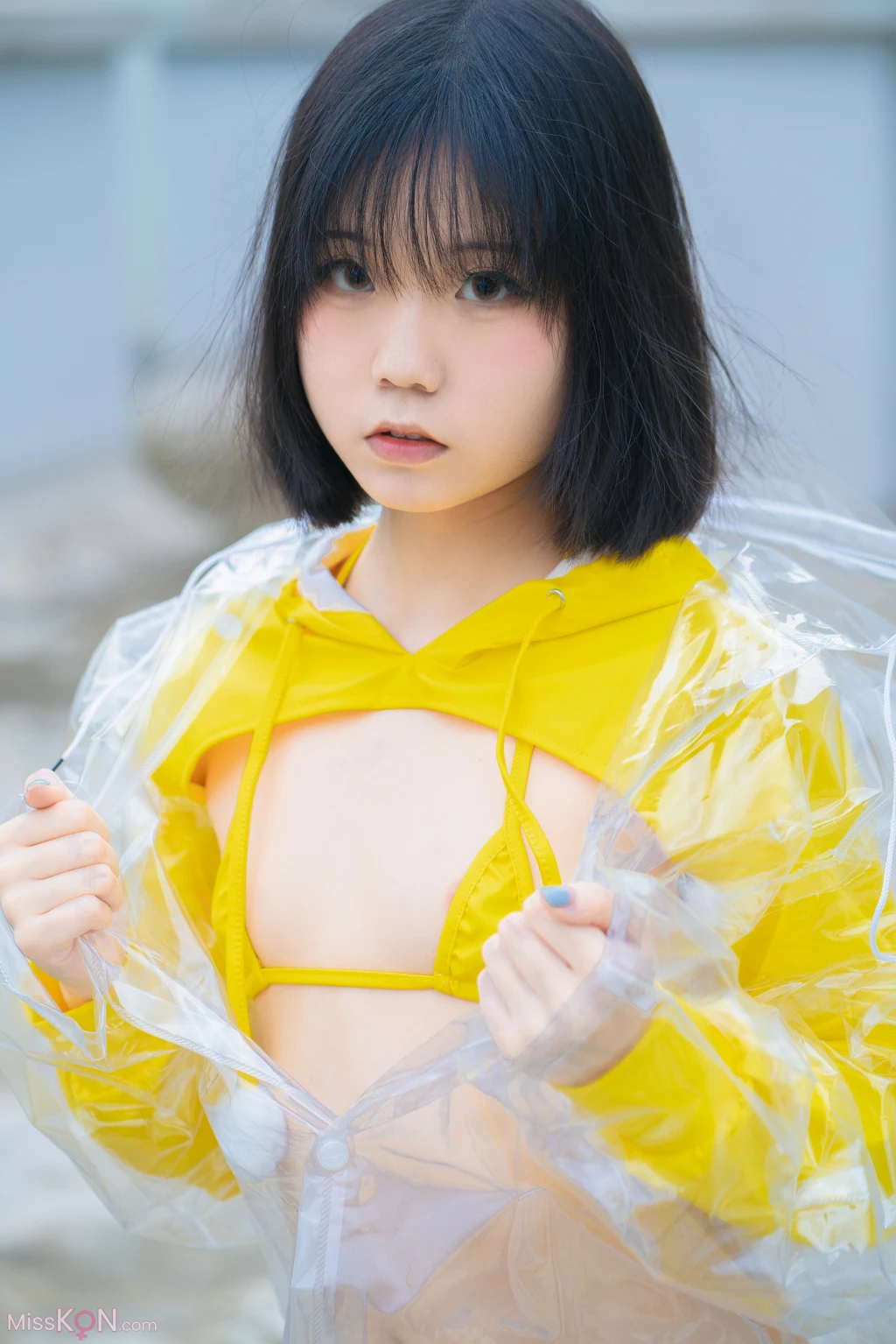 Coser@一只小栗奈_ 天台小雨衣