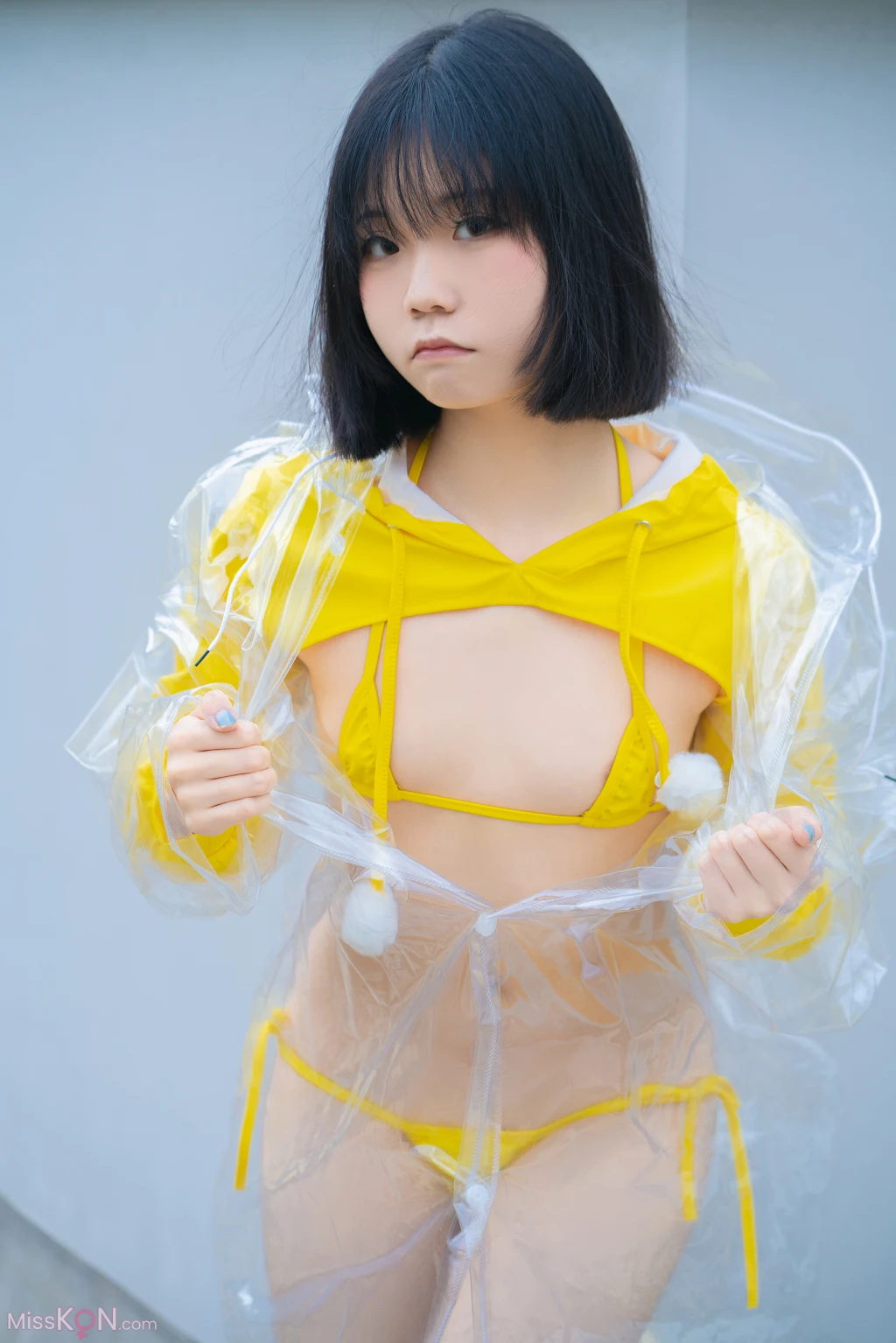 Coser@一只小栗奈_ 天台小雨衣