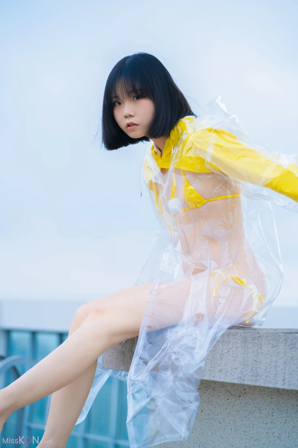 Coser@一只小栗奈_ 天台小雨衣