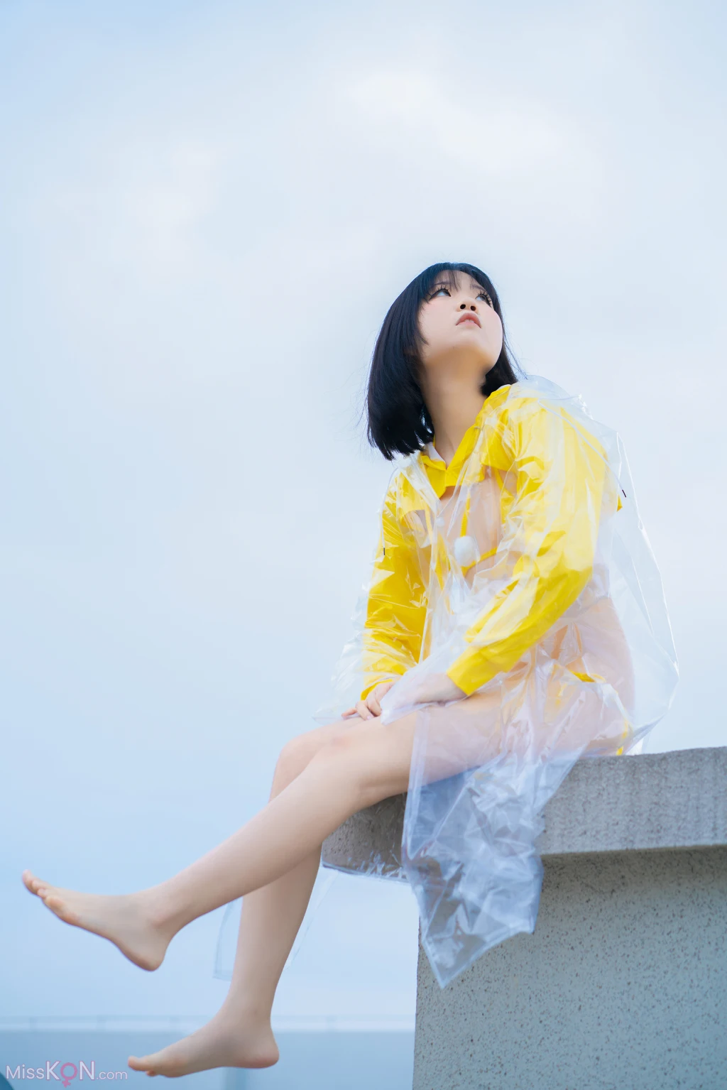 Coser@一只小栗奈_ 天台小雨衣