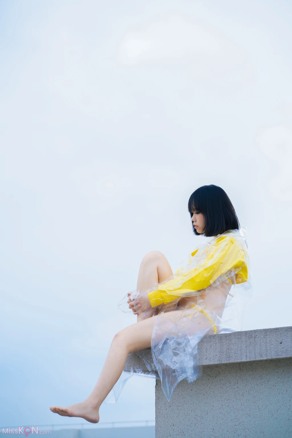 Coser@一只小栗奈_ 天台小雨衣