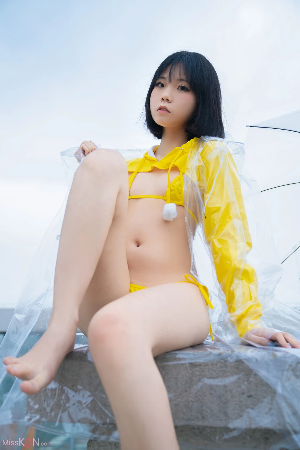 Coser@一只小栗奈_ 天台小雨衣