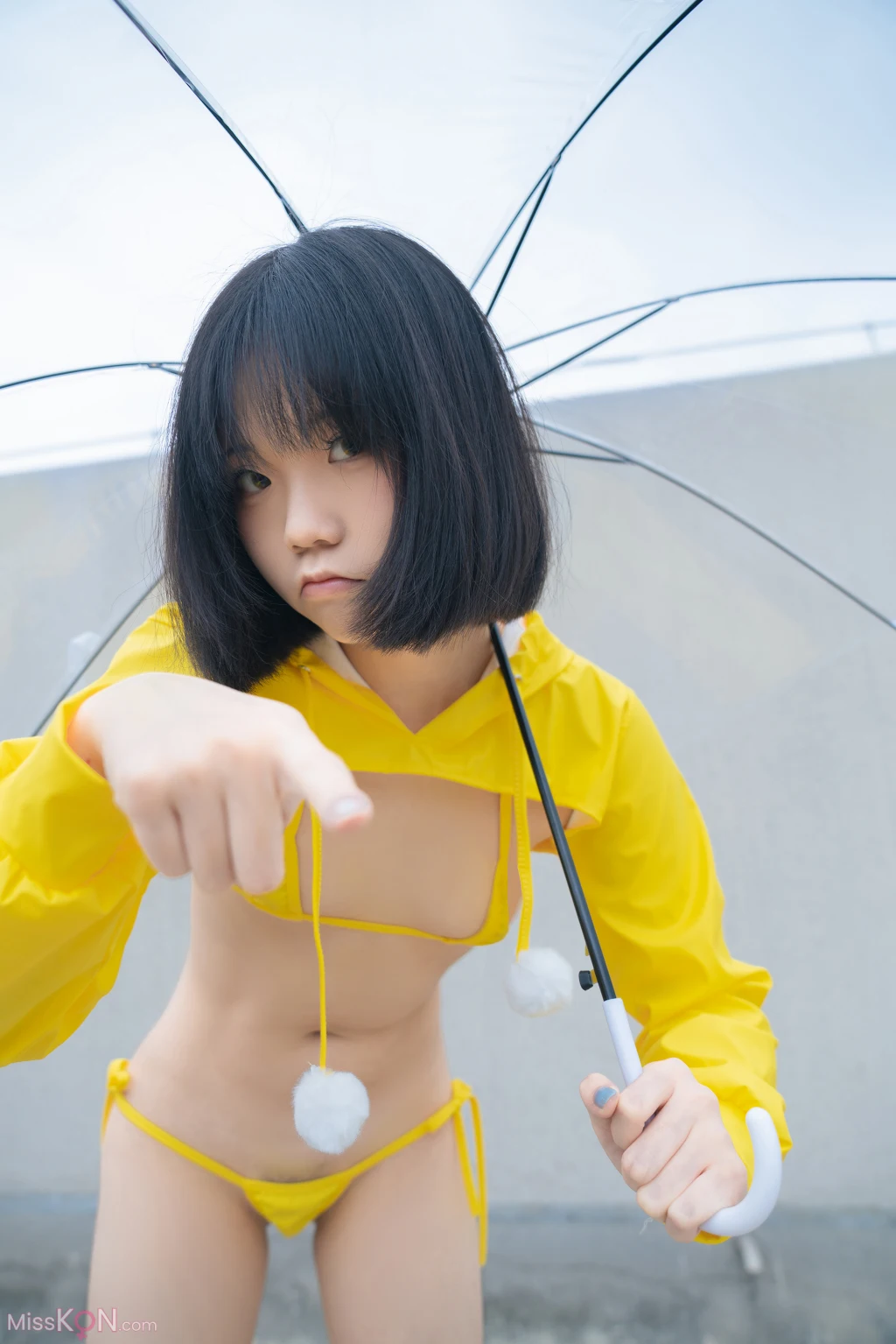 Coser@一只小栗奈_ 天台小雨衣