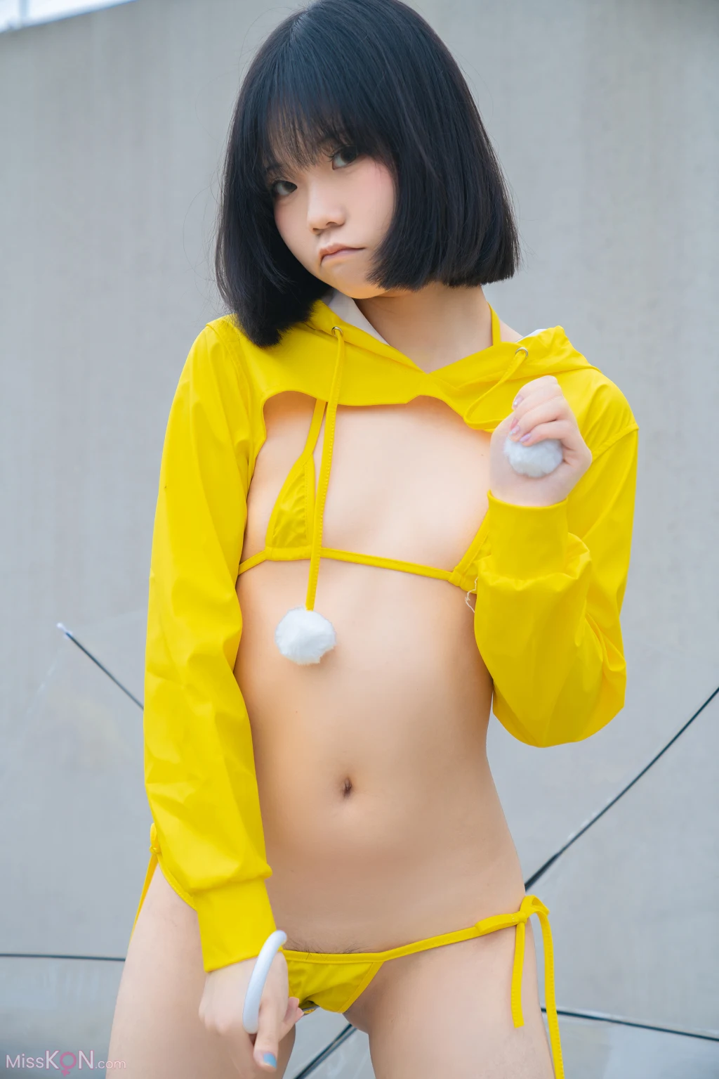 Coser@一只小栗奈_ 天台小雨衣