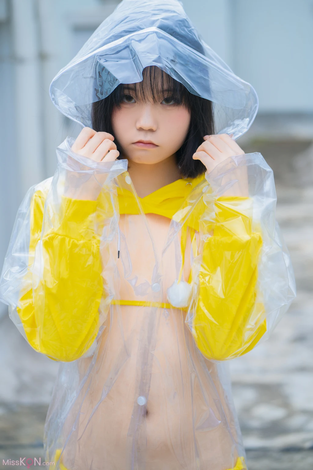 Coser@一只小栗奈_ 天台小雨衣