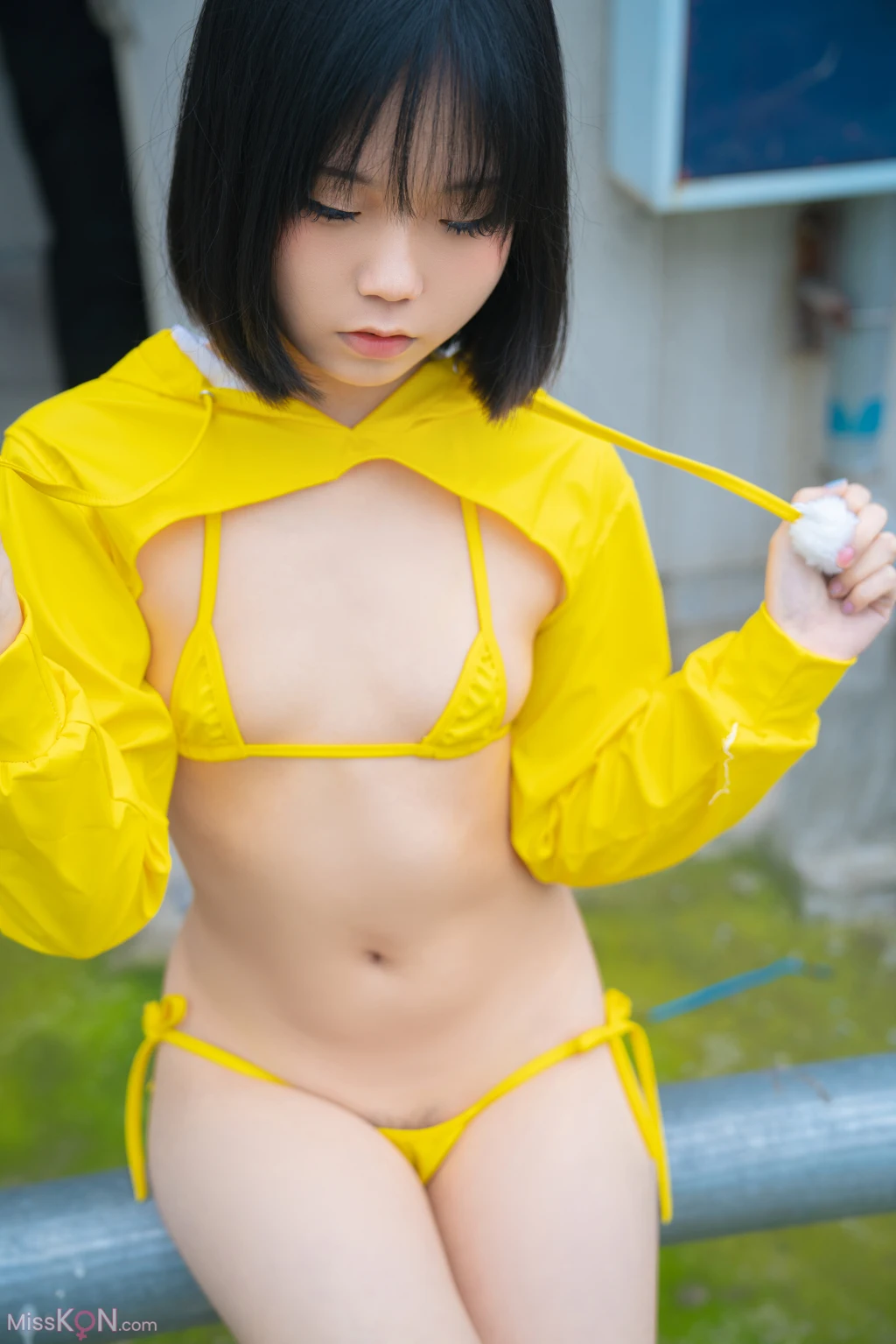 Coser@一只小栗奈_ 天台小雨衣