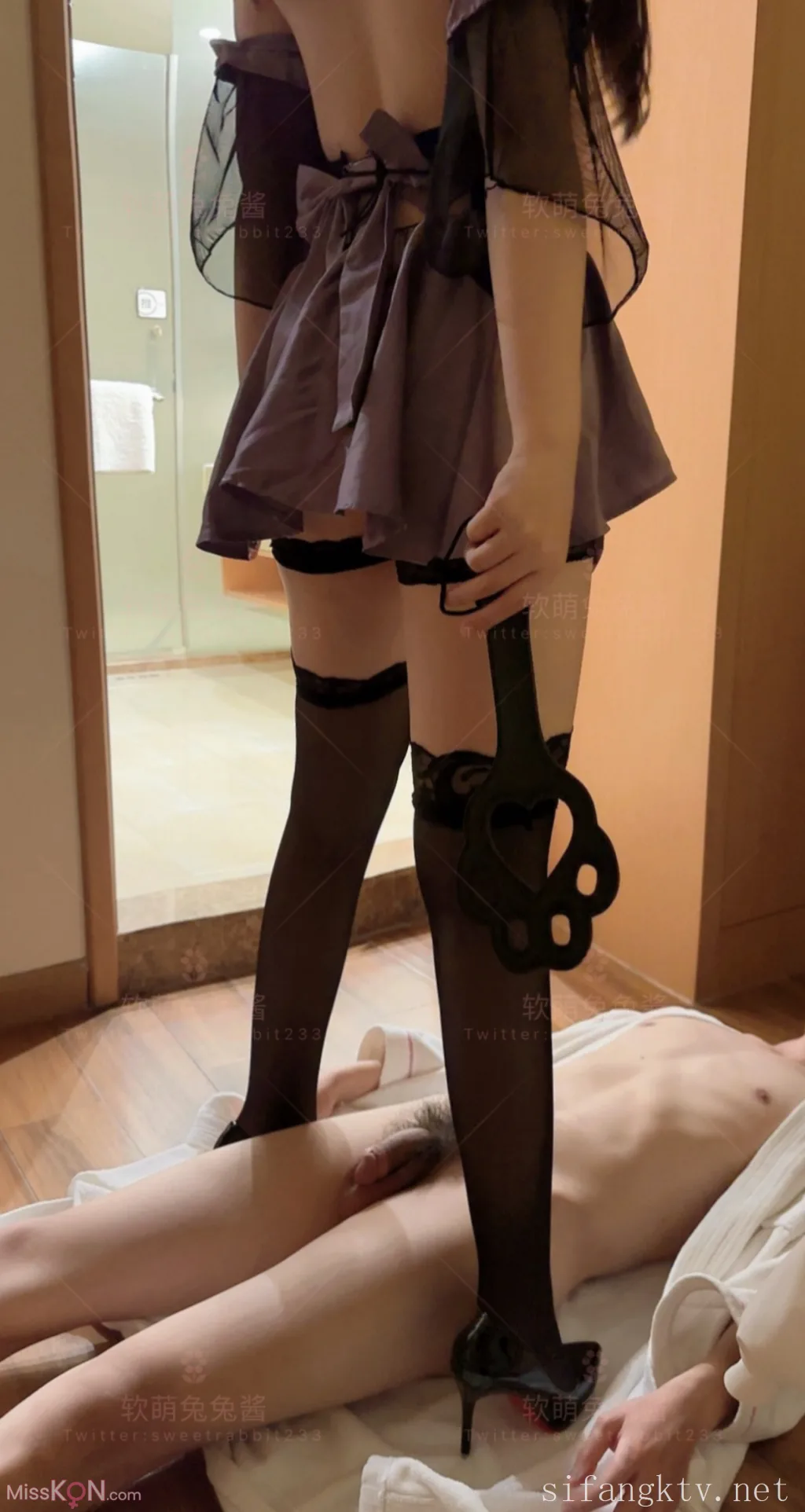 Coser@软萌兔兔酱_ 清纯可甜可盐白虎一线天萝莉女神 高价私拍五部合集