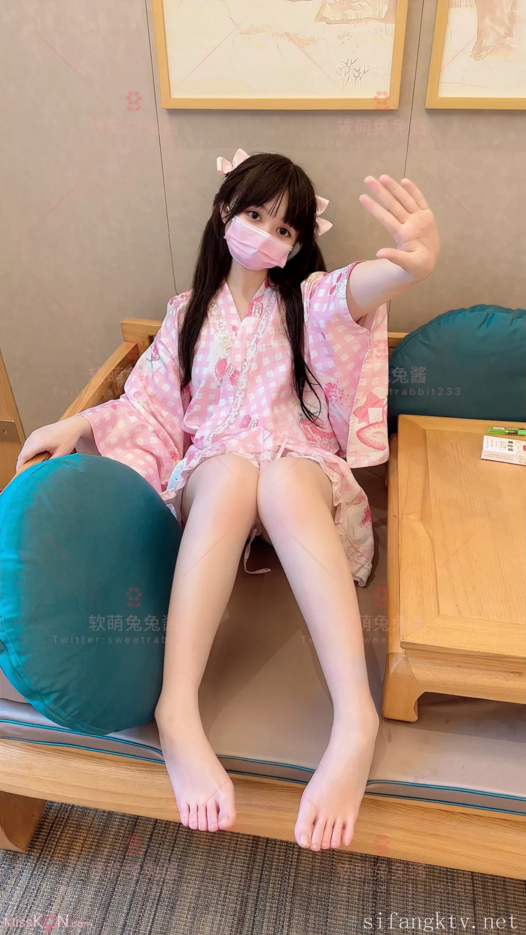 Coser@软萌兔兔酱_ 清纯可甜可盐白虎一线天萝莉女神 高价私拍五部合集