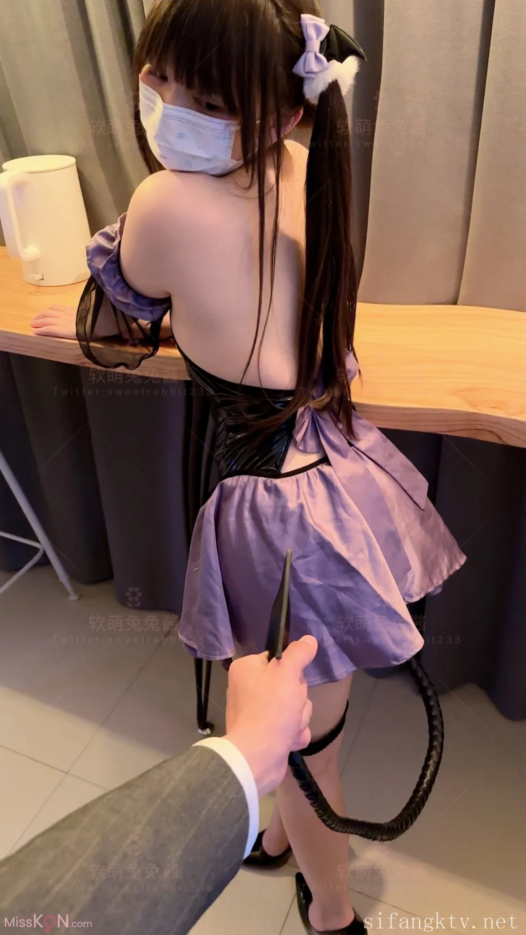 Coser@软萌兔兔酱_ 清纯可甜可盐白虎一线天萝莉女神 高价私拍五部合集