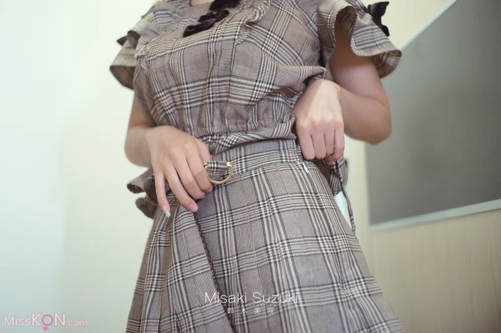 Coser@铃木美咲 (Misaki Suzuki)_ 宿醉的同事