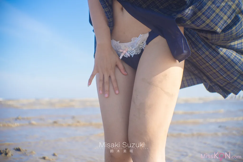 Coser@铃木美咲 (Misaki Suzuki)_ 少女的界限——露出！绝对不能被发现