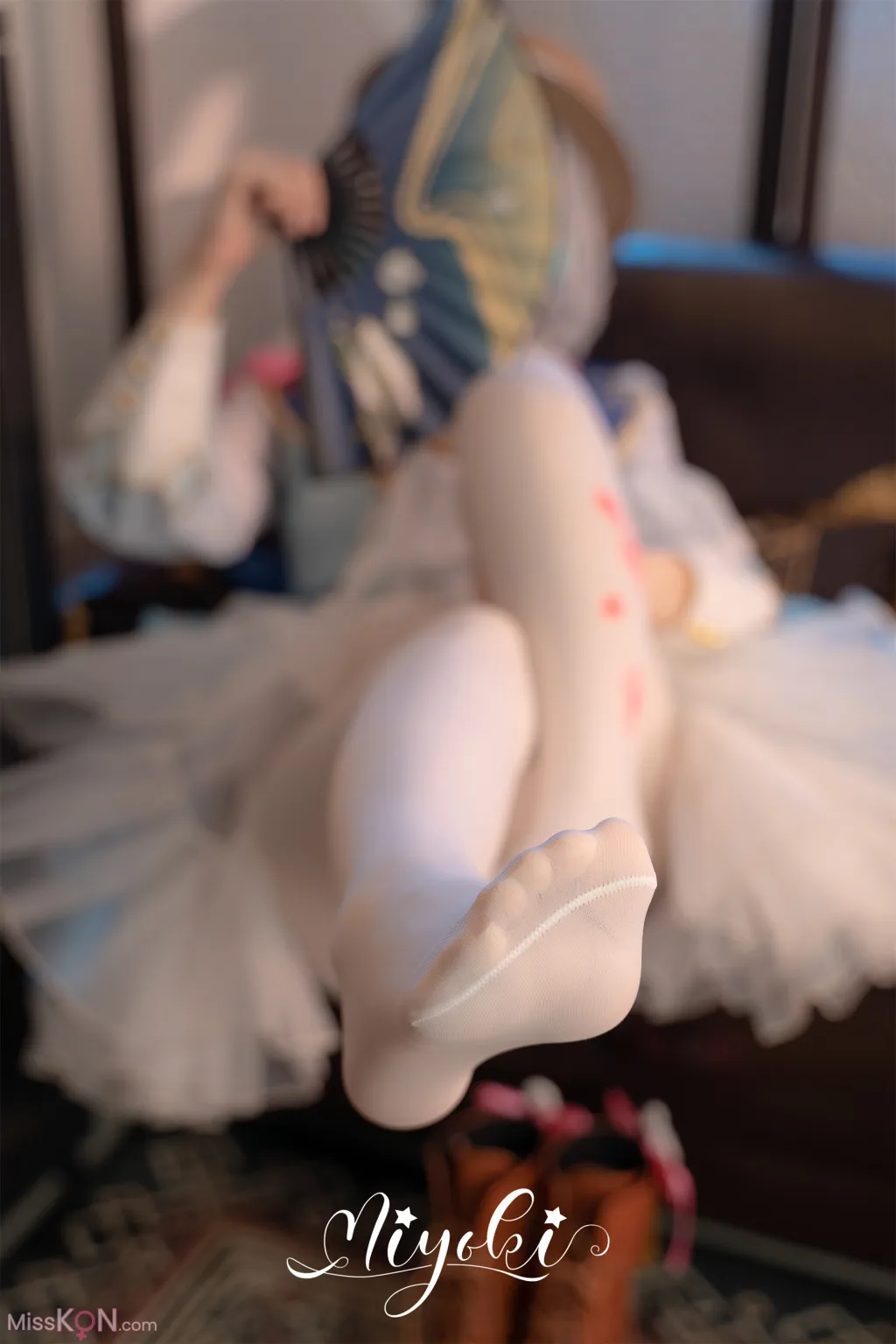 Coser@铃木美咲 (Misaki Suzuki)_ 神里绫华 花时来信，性感美腿 少女白丝 玲珑小脚榨精 清纯反差